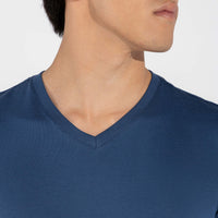 Camiseta Pima Gola V Masculina | Life Collection - Azul Carbono