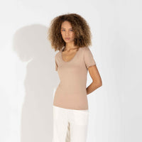 Camiseta Pima Gola U Feminina | Life Collection - Bege Camel