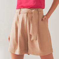 Shorts Clássico Matte Com Faixa - Camel