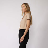 Camiseta Pima Gola V Feminina | Life Collection - Bege Camel