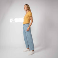 Camiseta Algodão Premium Gola V Feminina | Everyday Collection - Amarelo Mel