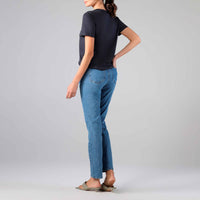 Calça Jeans Reta Feminina - Azul Jeans Médio