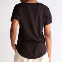 Travel T-shirt Barra Arredondada Feminina - Preto