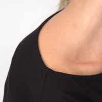 Camiseta Pima Ampla Decote Canoa Feminina - Preto