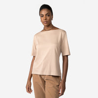 Camiseta Pima Ampla Decote Canoa Feminina - Bege Camel