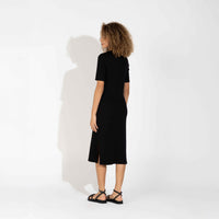 Vestido Midi Canelado Algodão Manga Curta - Preto