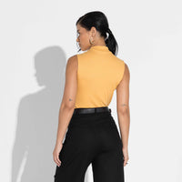 Regata Canelado Algodão Gola Alta Feminina - Amarelo Dijon