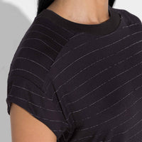 Camiseta Viscose Listras Feminina - Listras Preto E Off Vanilla