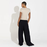 Camiseta Cotton Pima Decote Reto Feminina - Bege Aveia