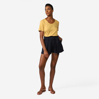 Camiseta Algodão Premium Gola U Feminina | Everyday Collection - Amarelo Mel