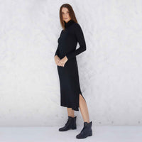 Vestido Midi Canelado Viscose Gola Rolê - Preto