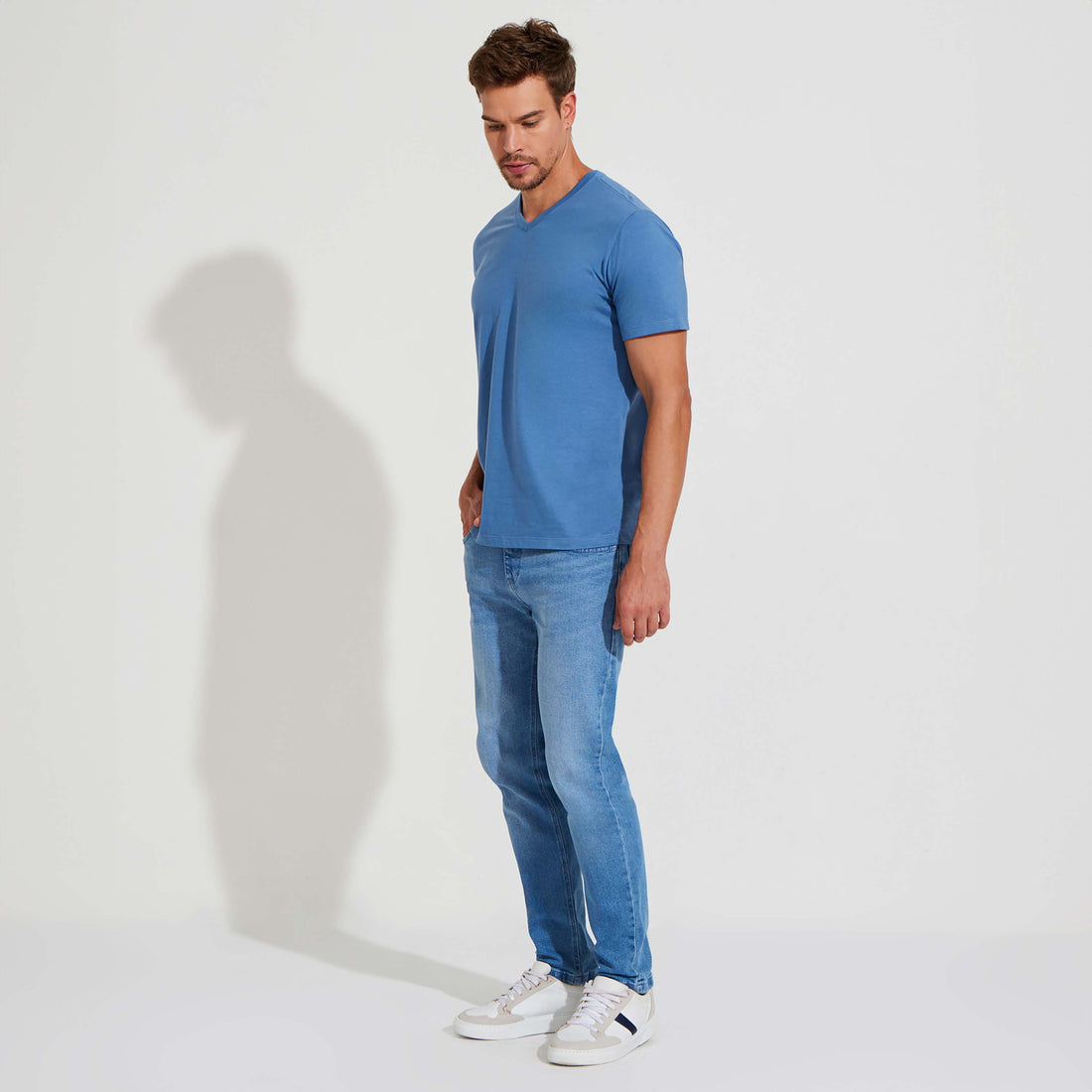 Camiseta Algodão Premium Gola V Masculina | Everyday Collection - Azul Aviador