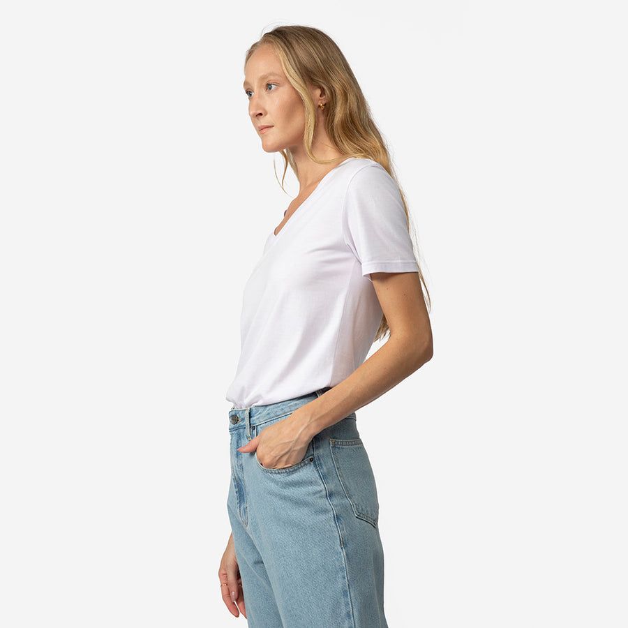 Camiseta Algodão Premium Gola V Feminina | Everyday Collection - Branco