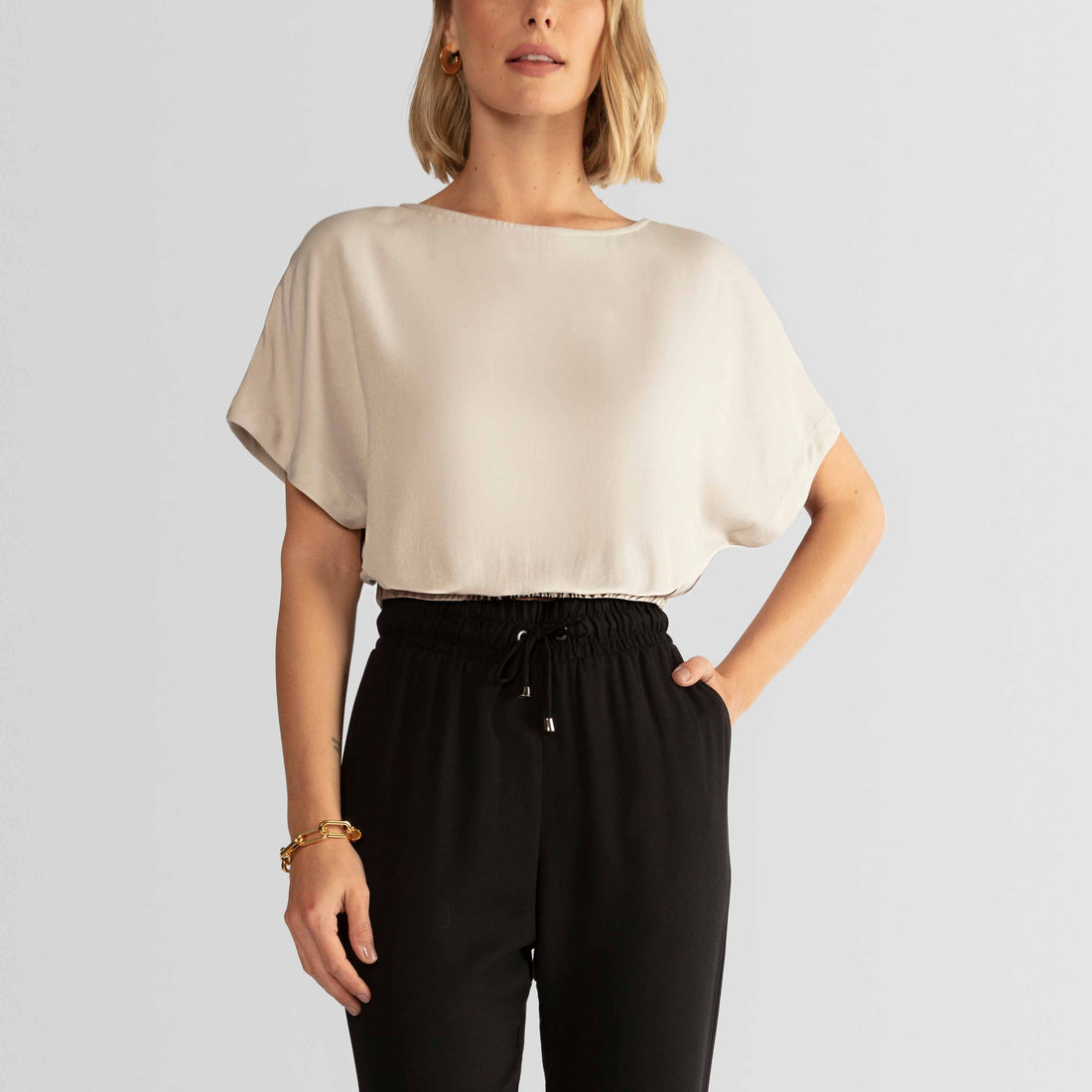 Blusa Viscose Cropped Feminina - Bege Areia