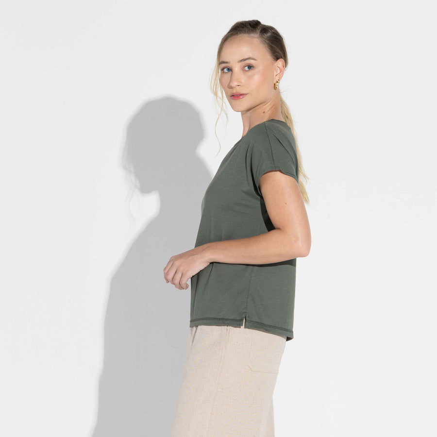 Camiseta Pima Manga Japonesa Feminina | Life Collection - Verde Figo
