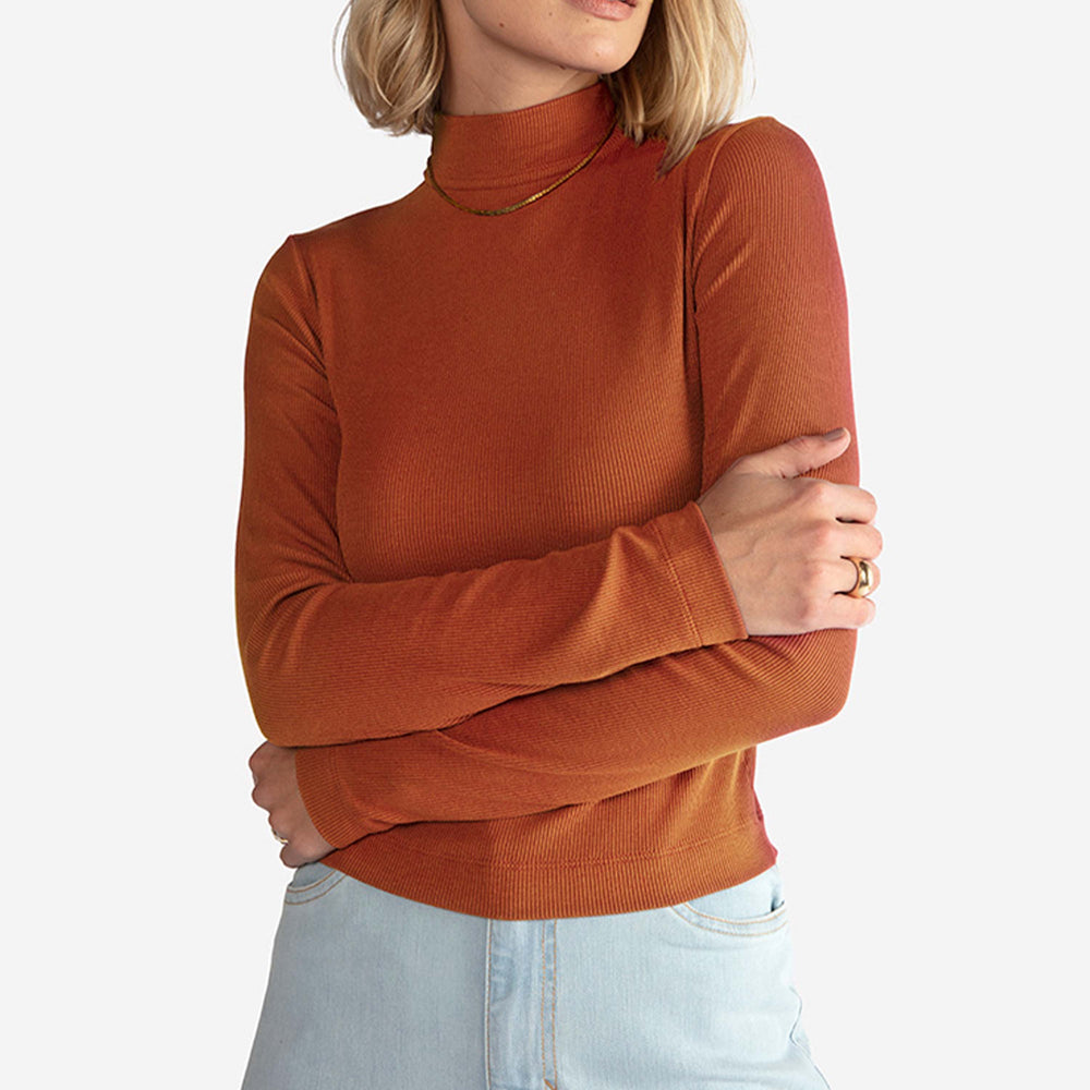 Blusa Canelada Viscose Gola Alta Feminina - Ferrugem