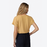 Camiseta Viscose Decote V Feminina - Amarelo Mel