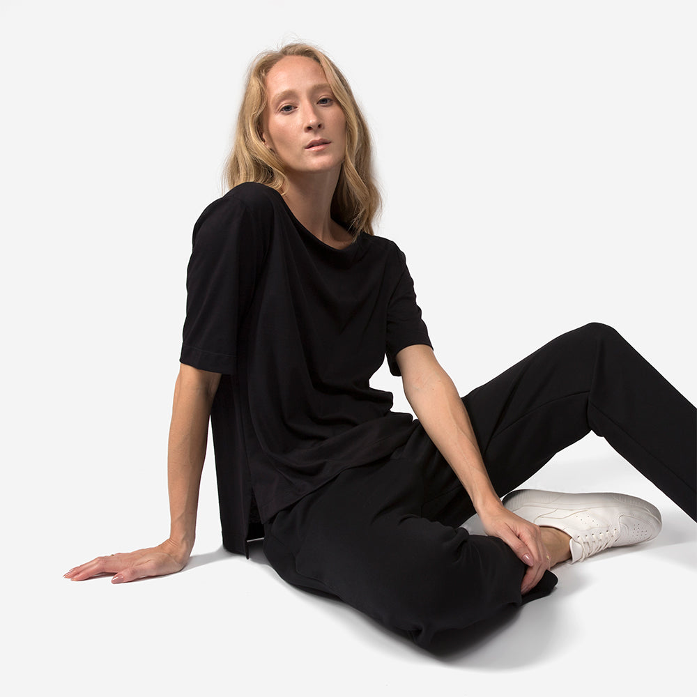Camiseta Pima Ampla Decote Canoa Feminina - Preto