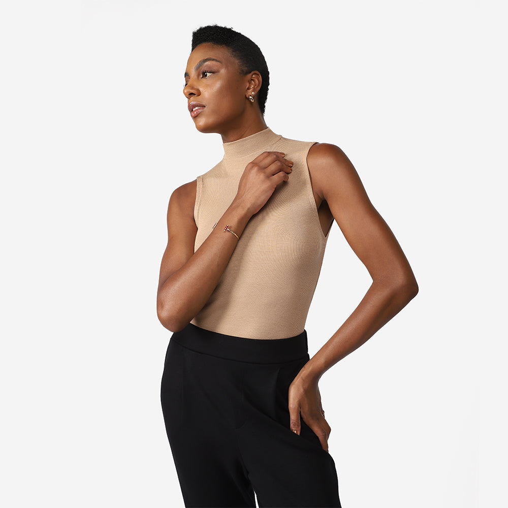 Regata Canelada Viscose Gola Alta Feminina - Bege Pastel