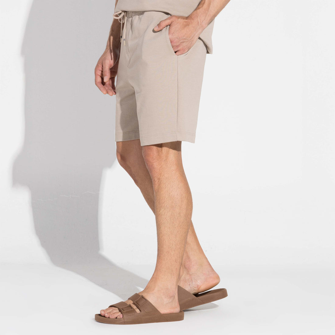 Bermuda Moletom Leve Masculina - Bege Taupe