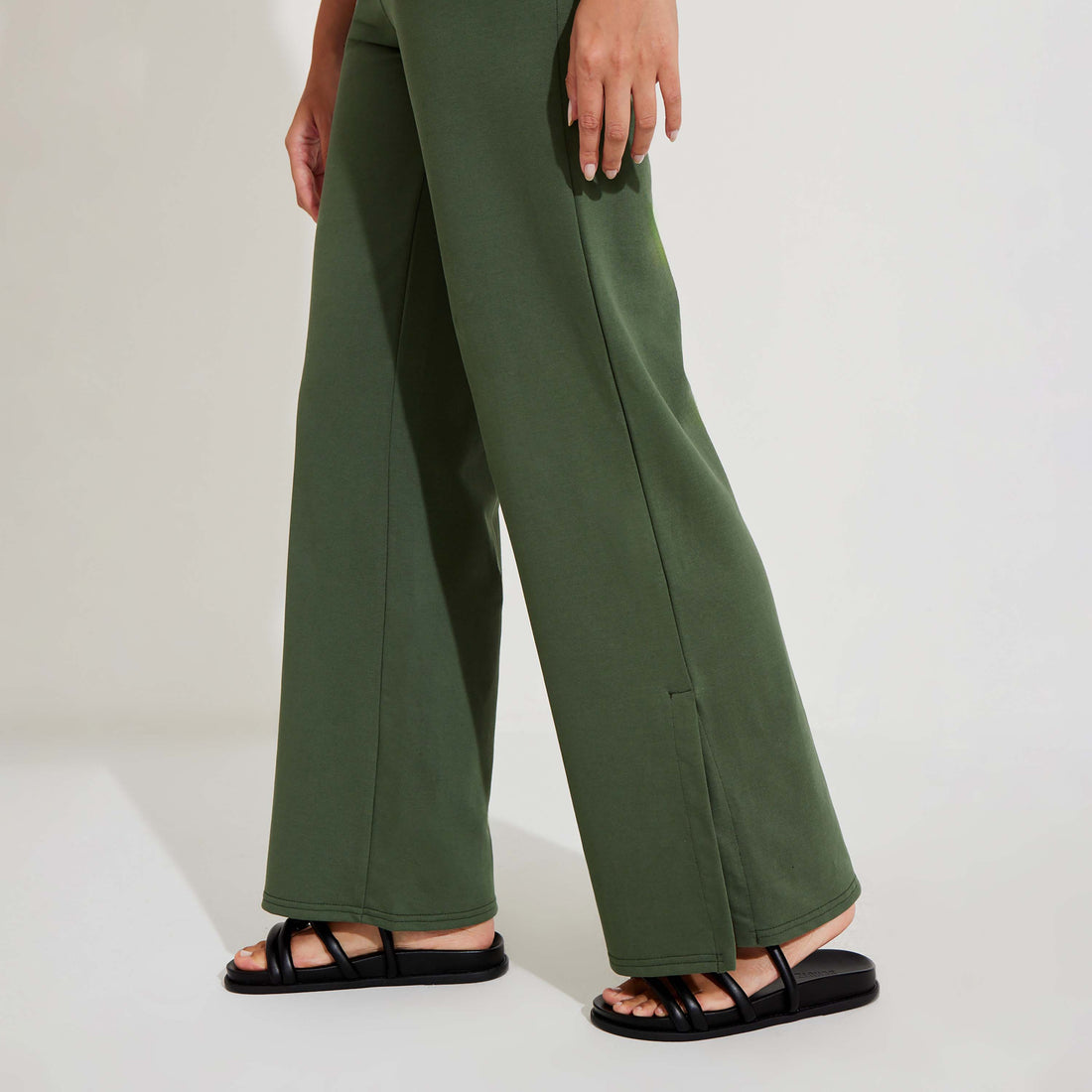 Calça Fenda Lateral Feminina - Verde Pinheiro