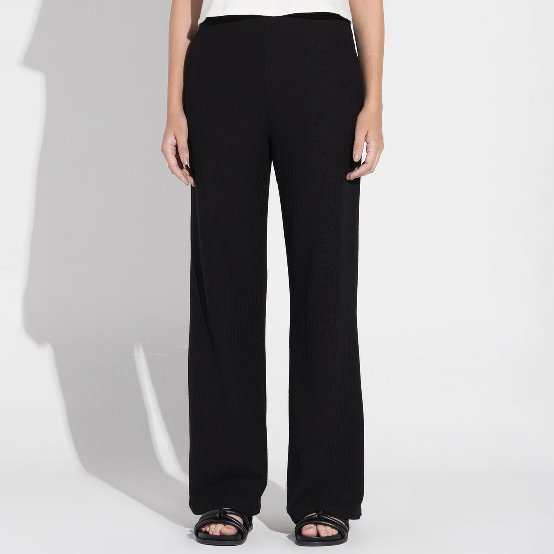 Calça Reta Eco Waffle Feminina - Preto