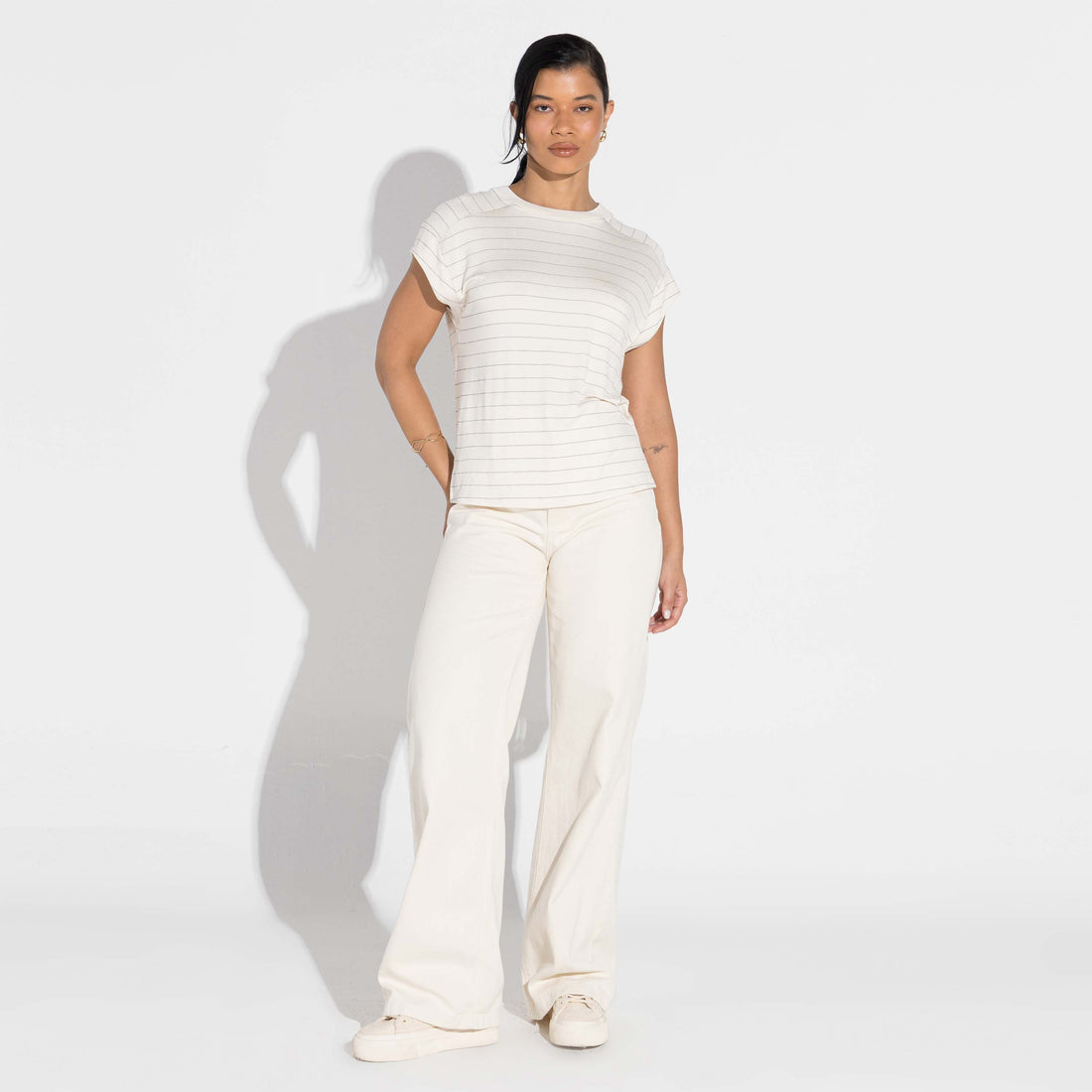 Camiseta Viscose Listras Feminina - Listras Off Vanilla E Azul Marinho