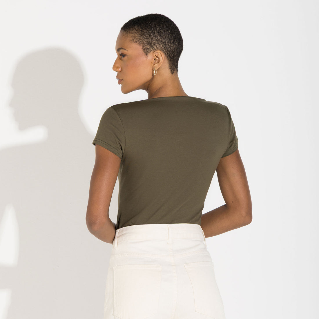 Camiseta Cotton Pima Decote Reto Feminina - Verde Vinhedo