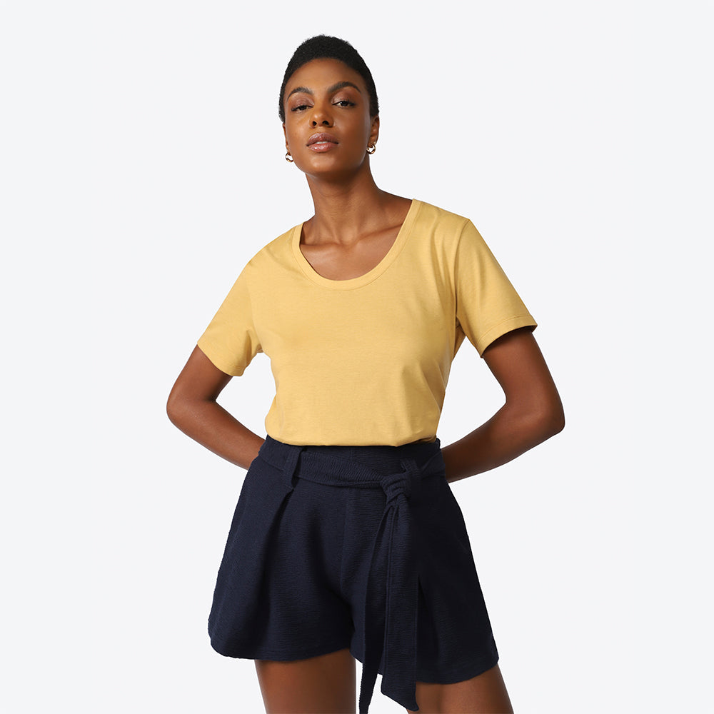 Camiseta Algodão Premium Gola U Feminina | Everyday Collection - Amarelo Mel