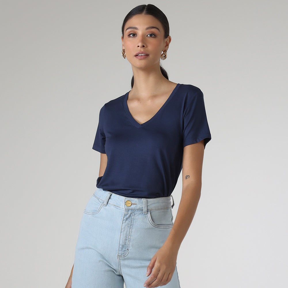 Camiseta Modal Gola V Feminina | Travel Collection - Azul Marinho