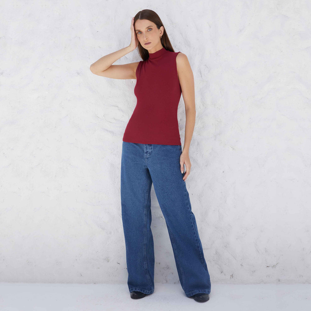 Regata Canelada Viscose Gola Alta Feminina - Vermelho Escarlate